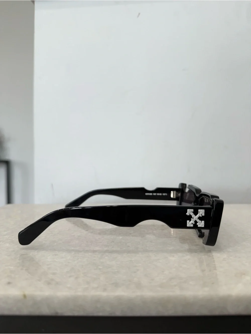 “Off White” Cady Cut Rectangular Unisex Sunglasses Black Frame Brand New
